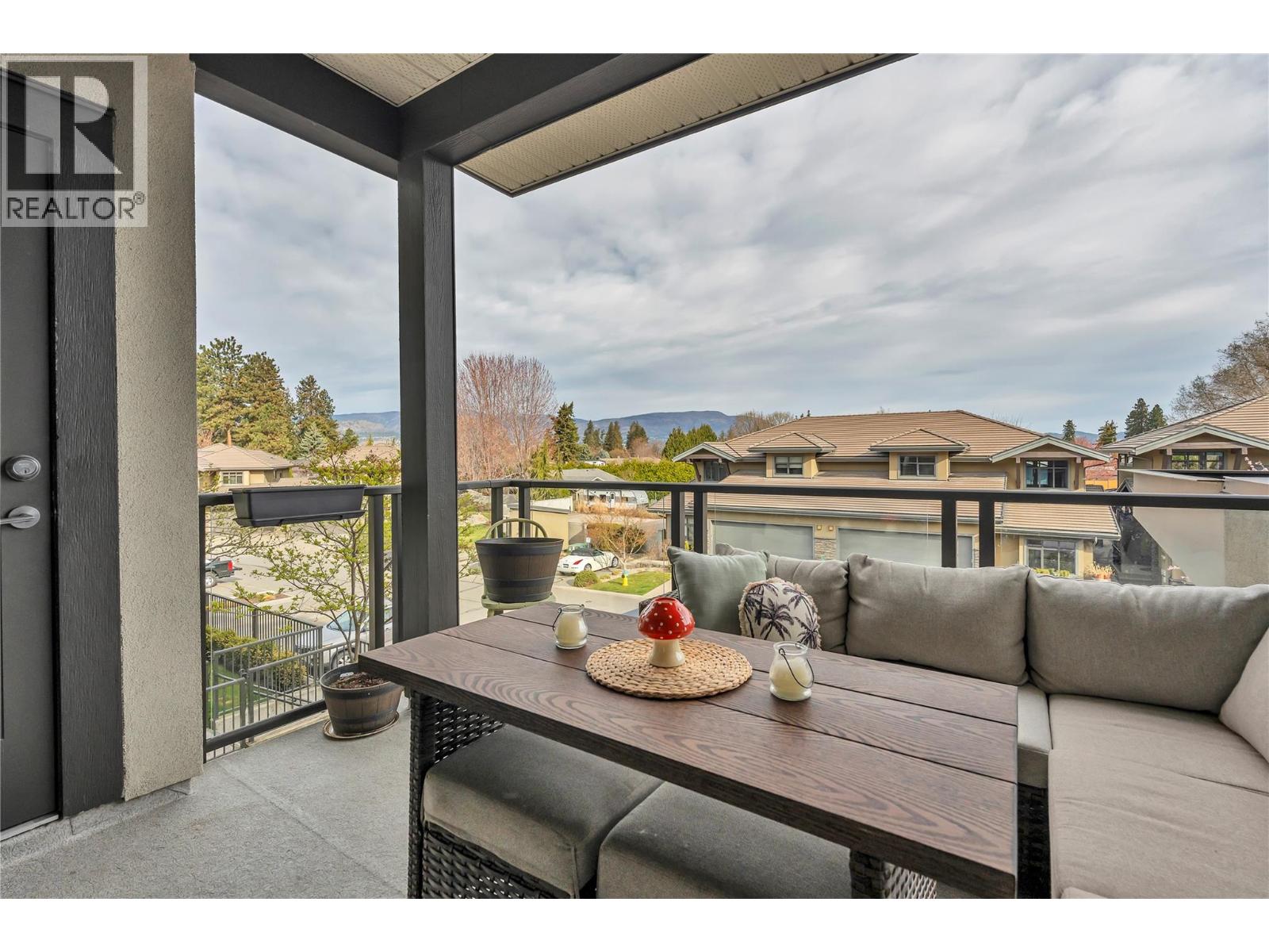 4380 Lakeshore Road Unit# 210
