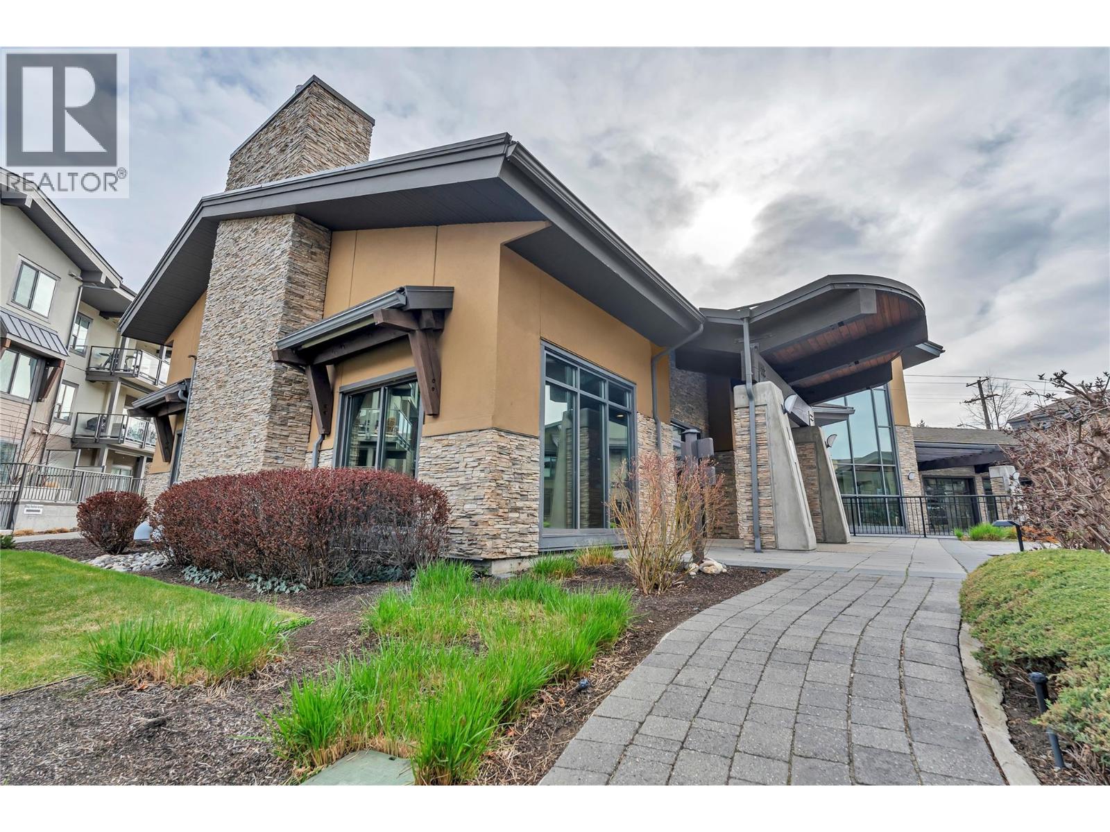 4380 Lakeshore Road Unit# 210