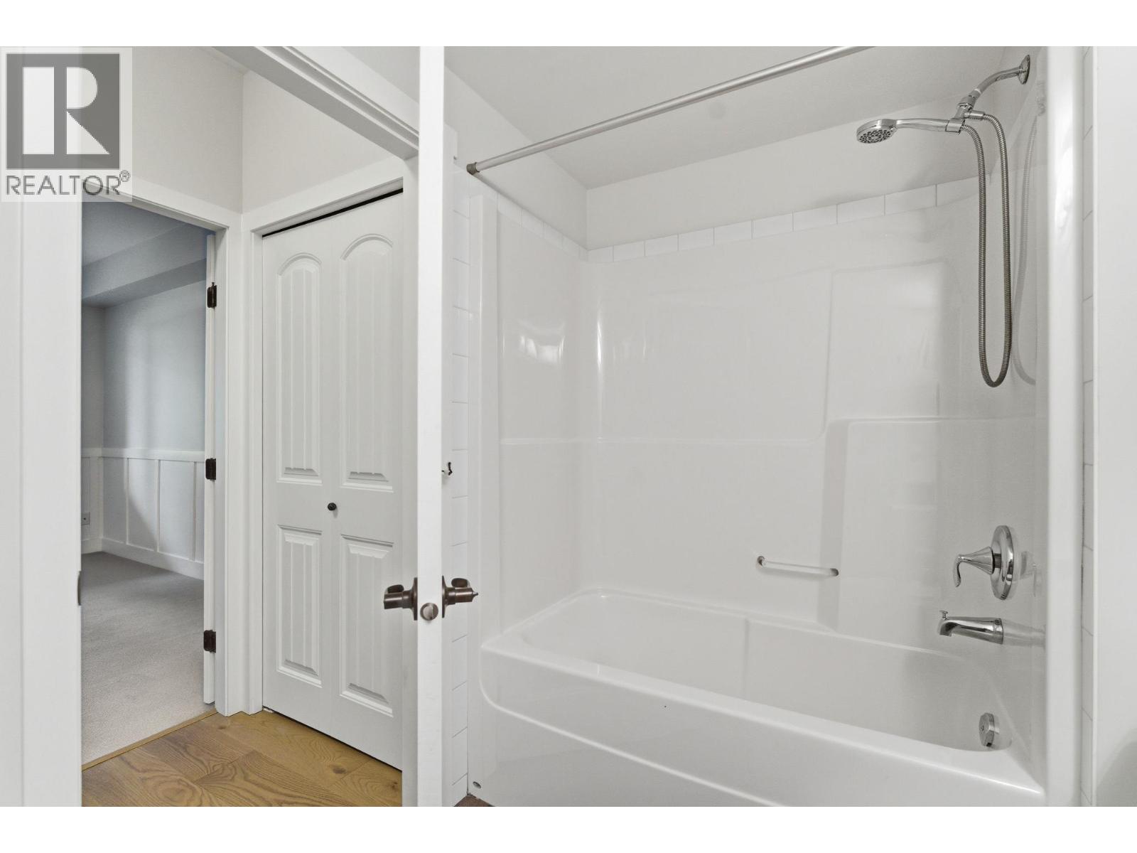 3739 Casorso Road Unit# 108 Lot# 8