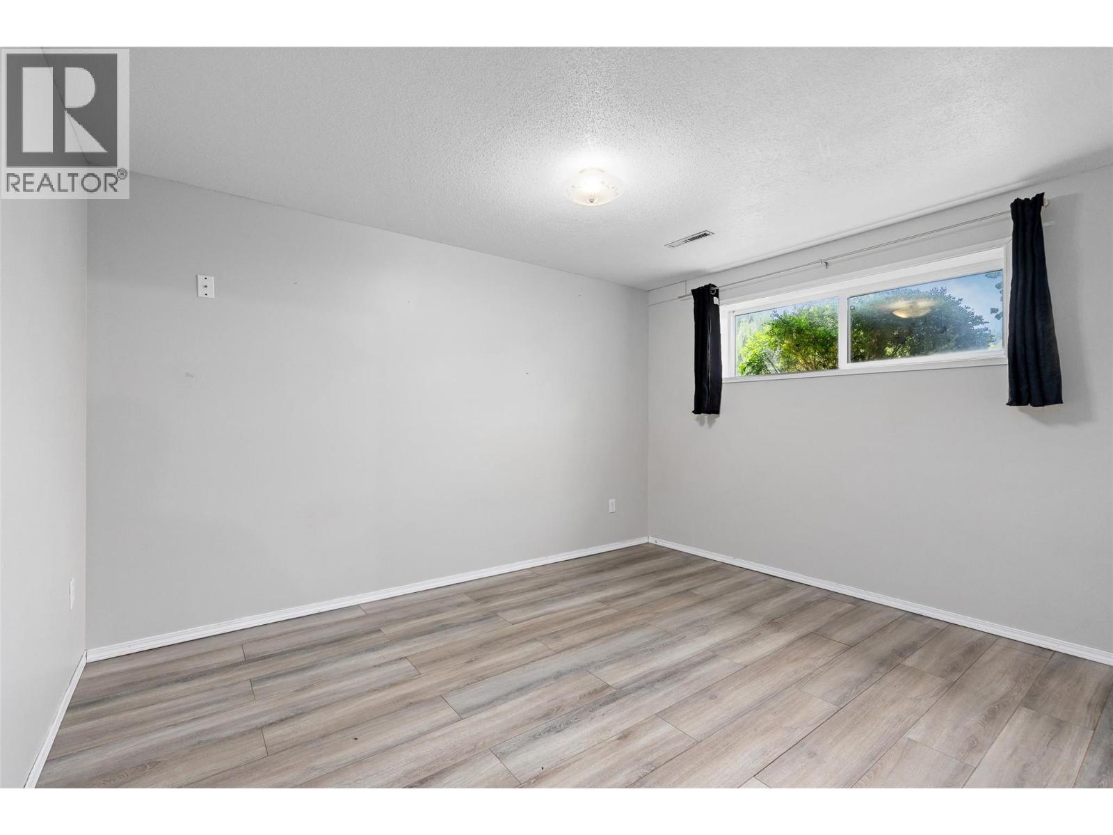 1394 Lombardy Square