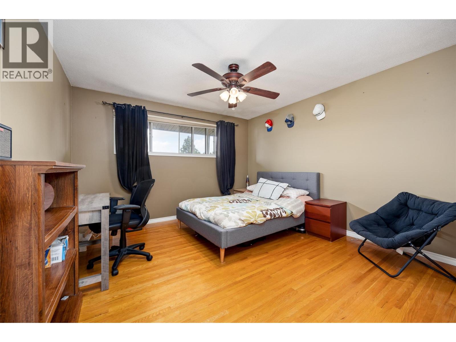 1394 Lombardy Square