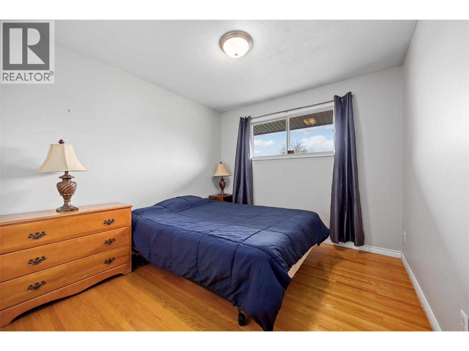 1394 Lombardy Square