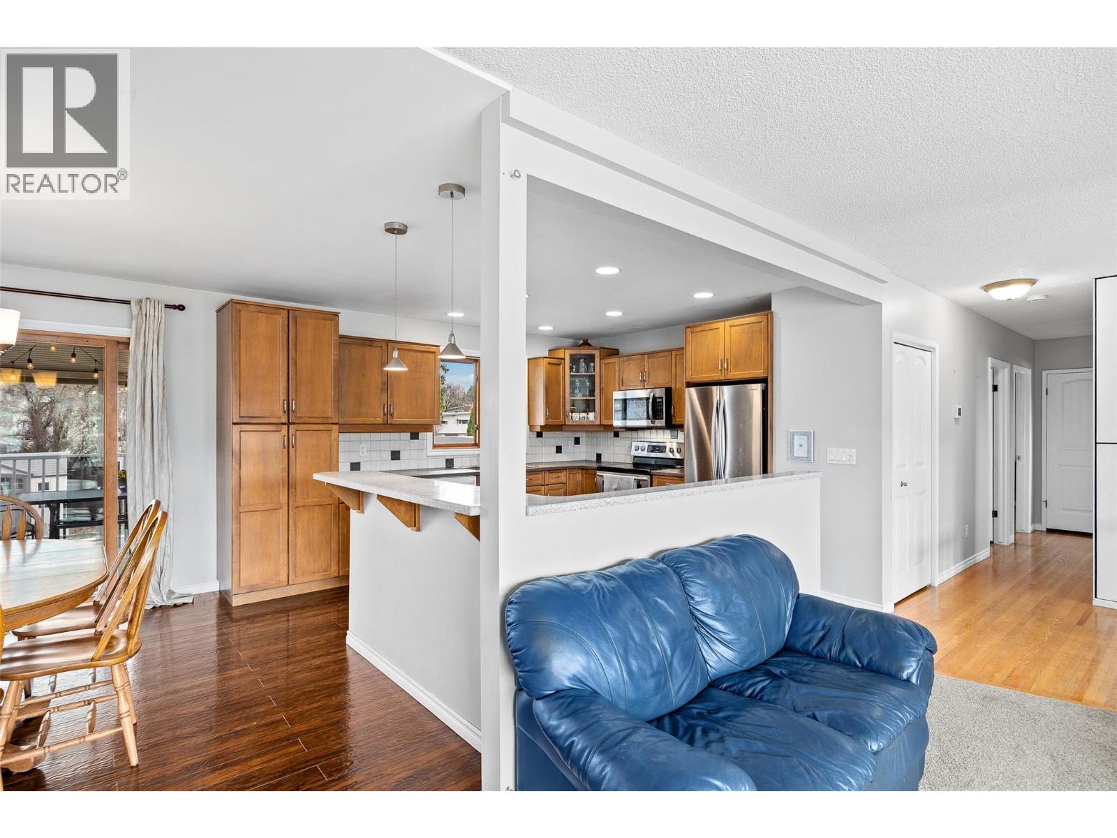 1394 Lombardy Square