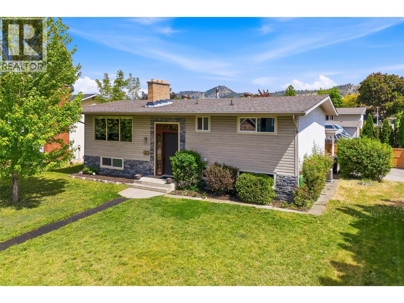 1394 Lombardy Square