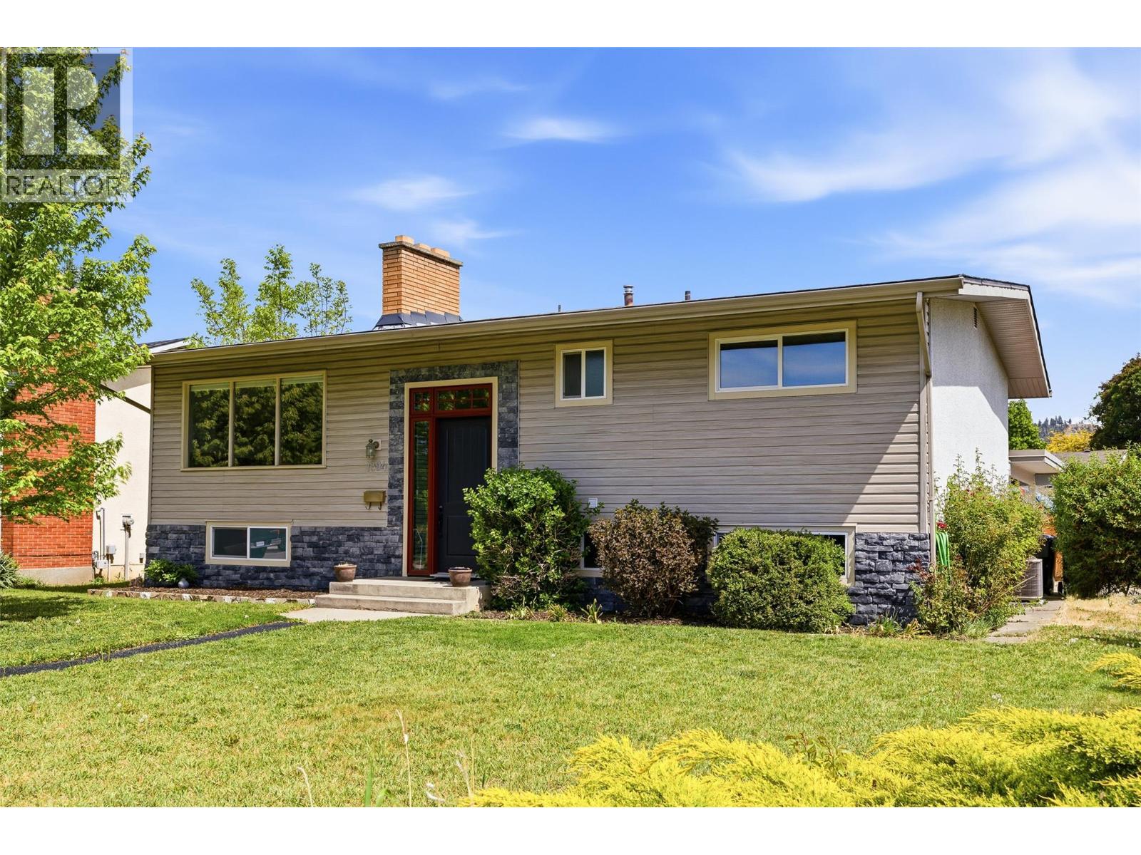 1394 Lombardy Square