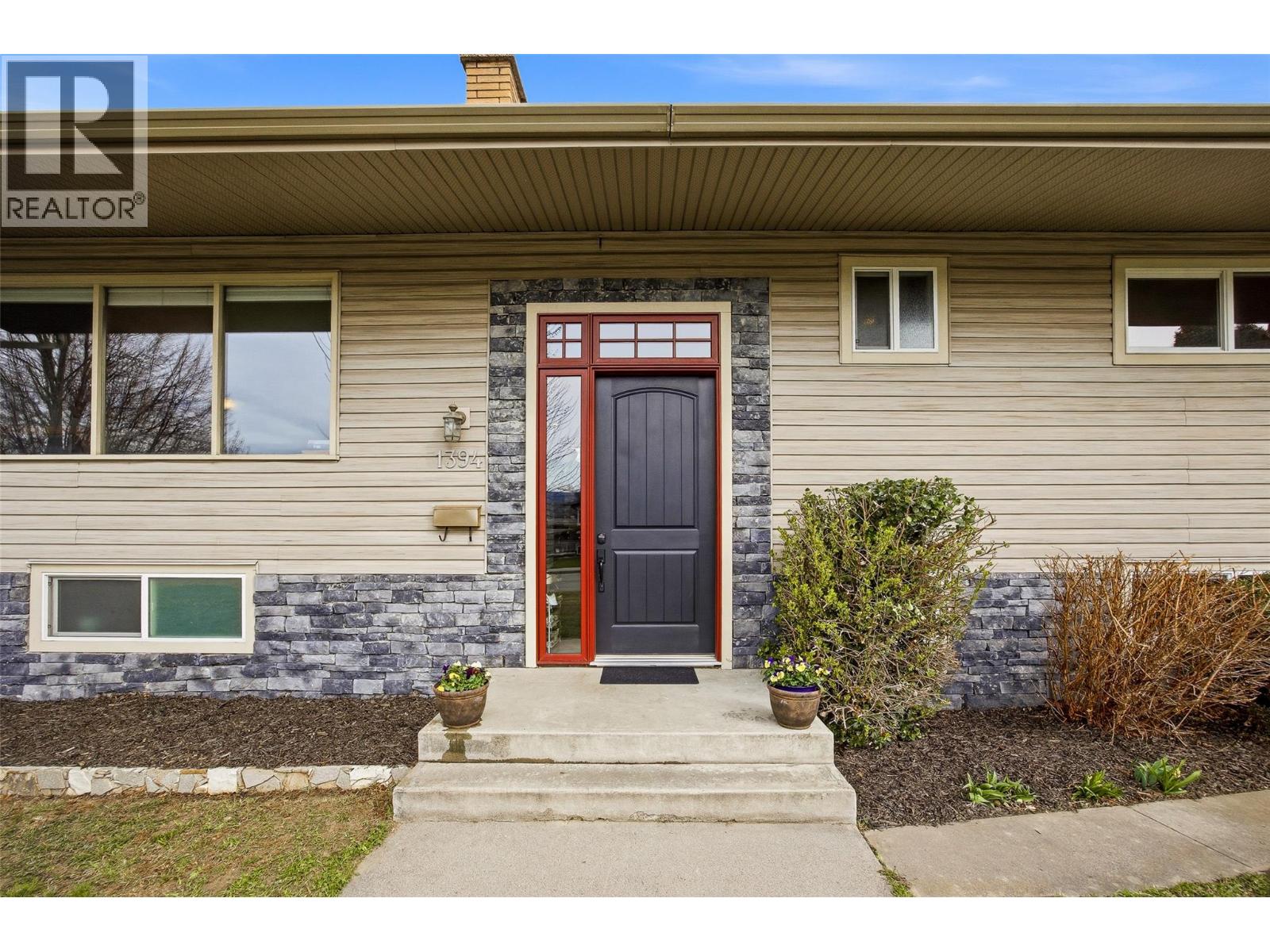 1394 Lombardy Square