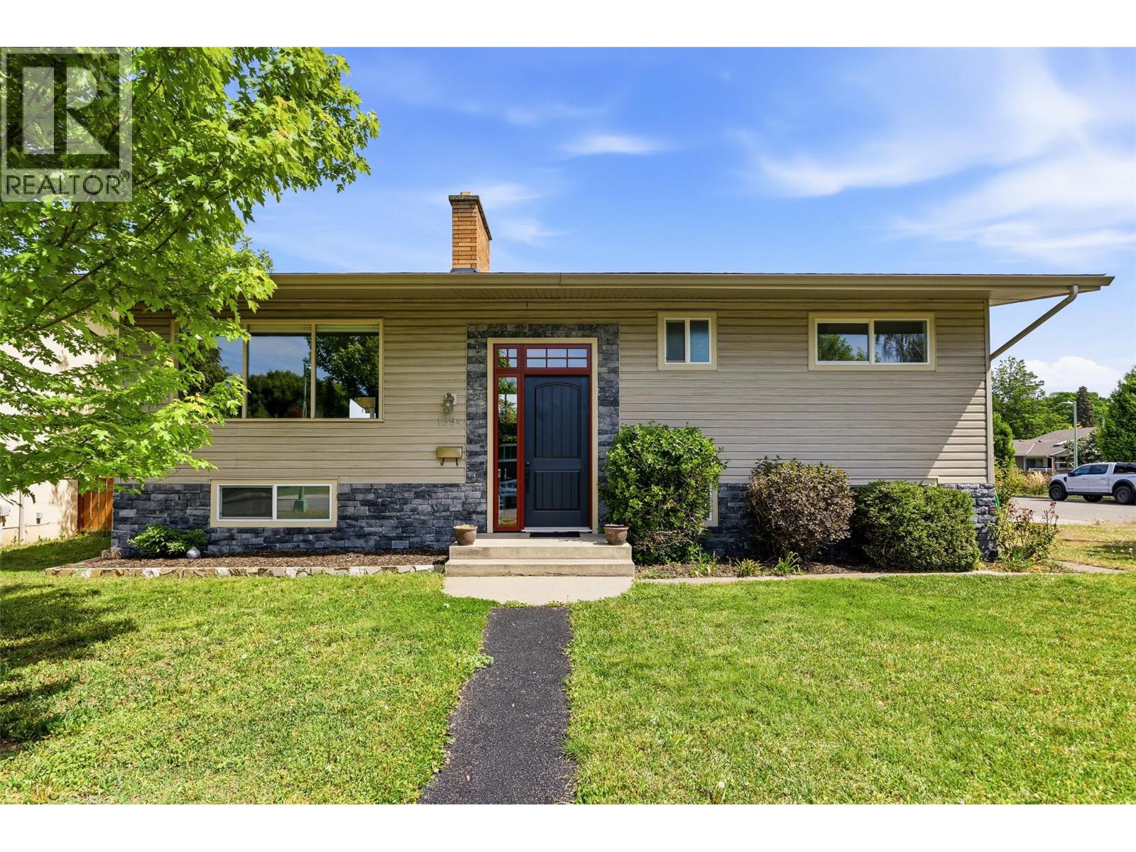 1394 Lombardy Square