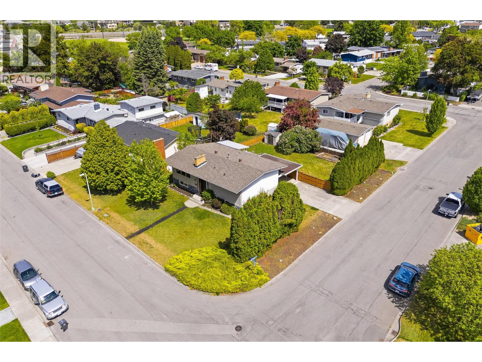 1394 Lombardy Square