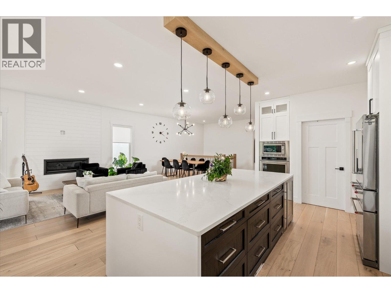 10285 Beacon Hill Drive