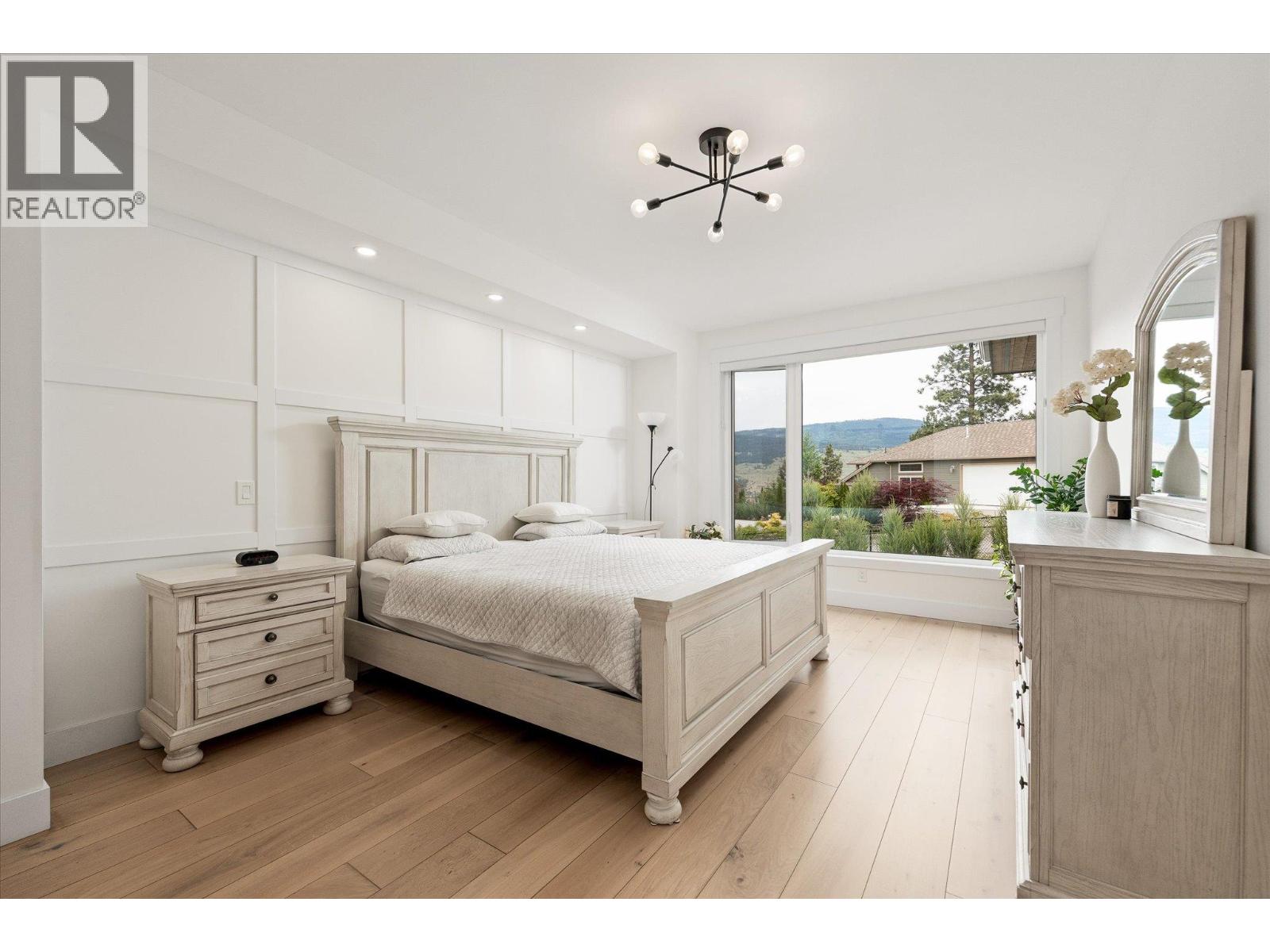 10285 Beacon Hill Drive