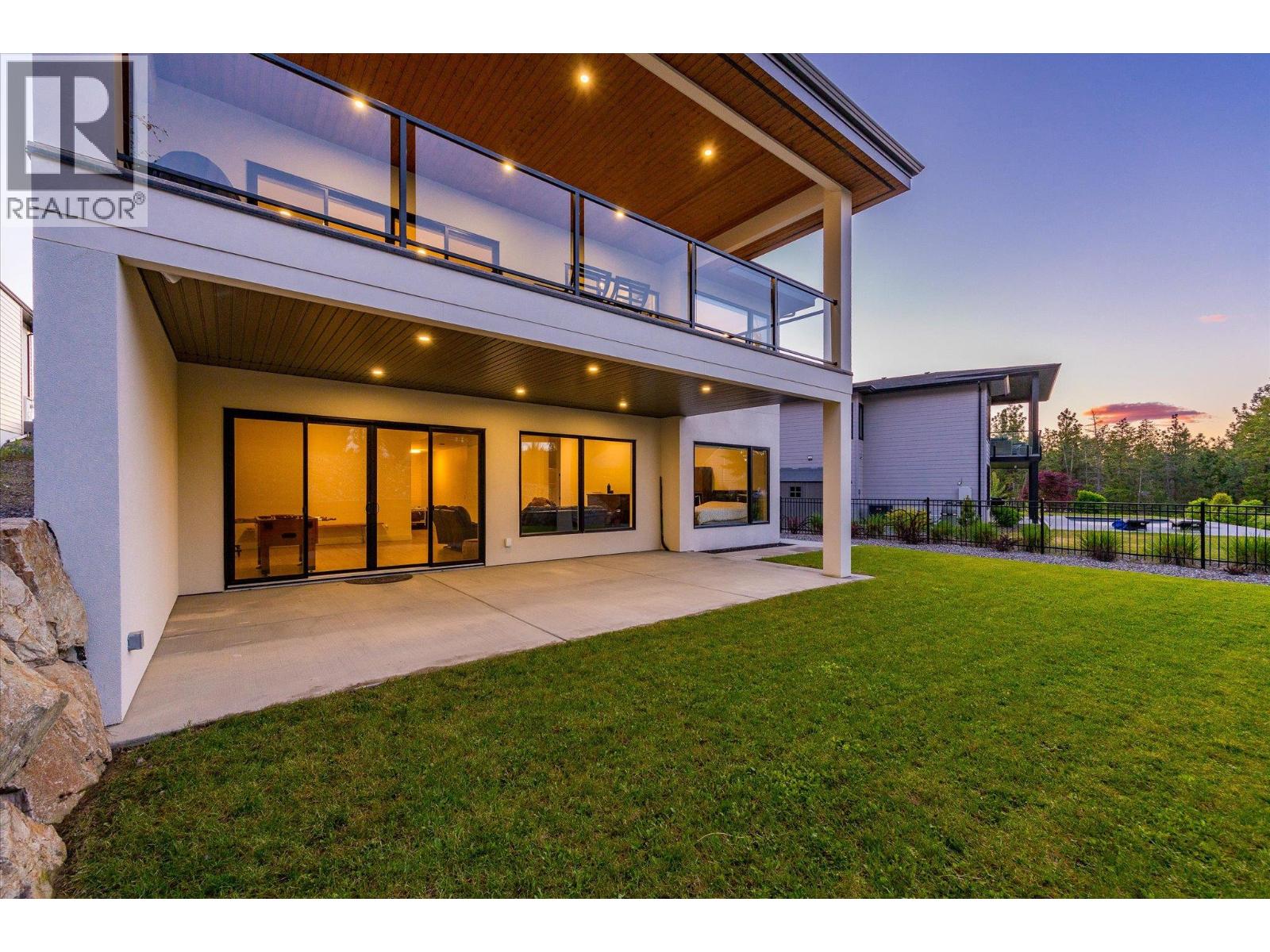 10285 Beacon Hill Drive