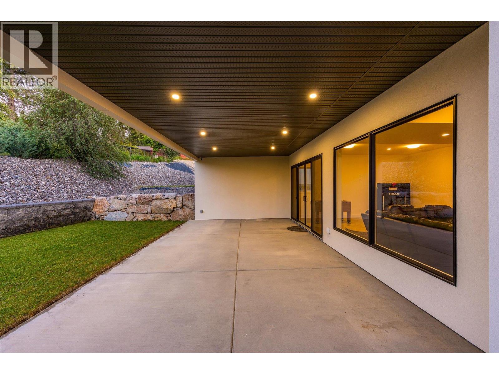 10285 Beacon Hill Drive