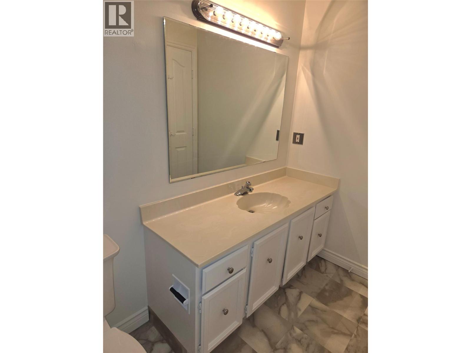 983 Bernard Avenue Unit# 206