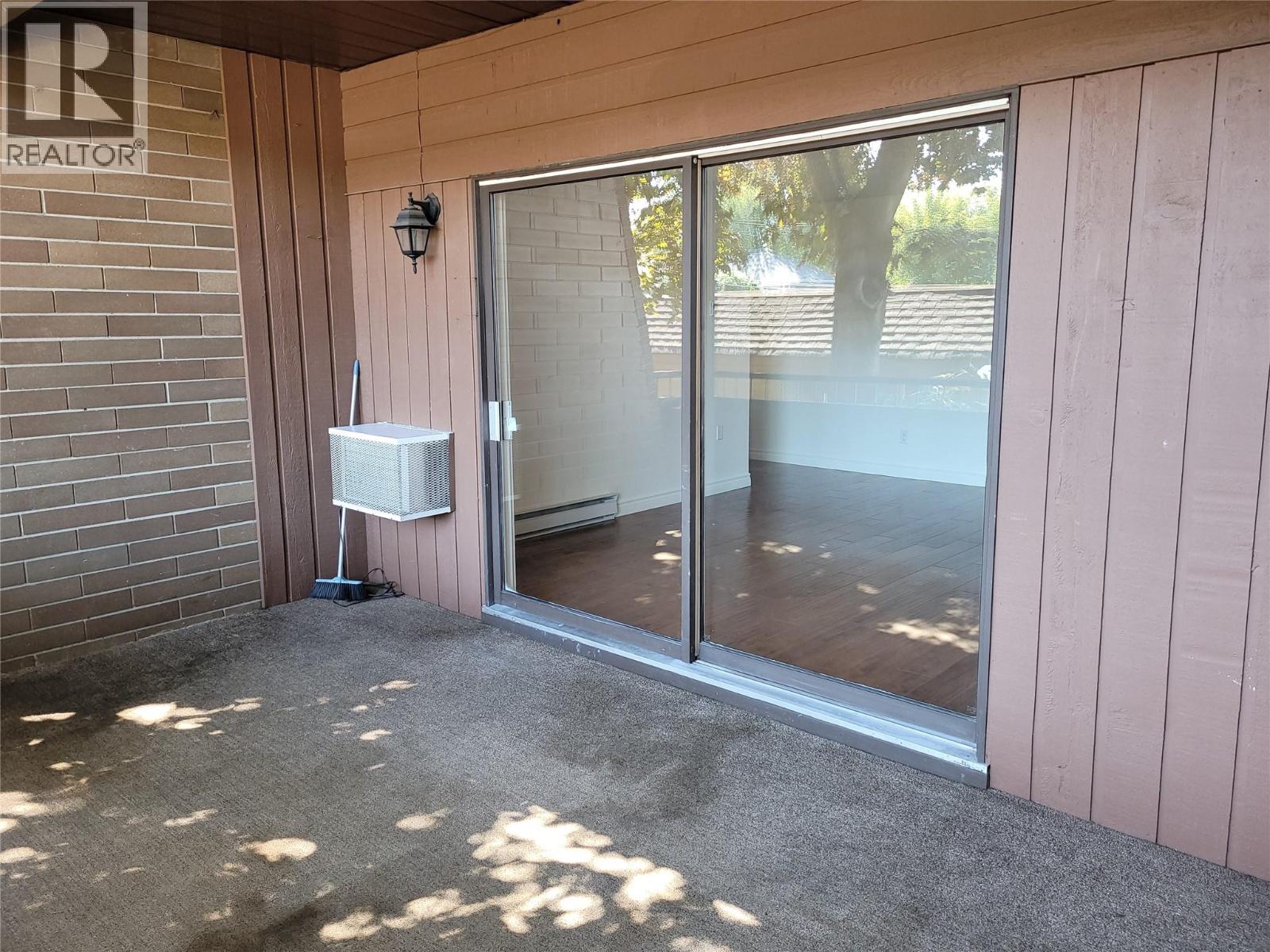 983 Bernard Avenue Unit# 206