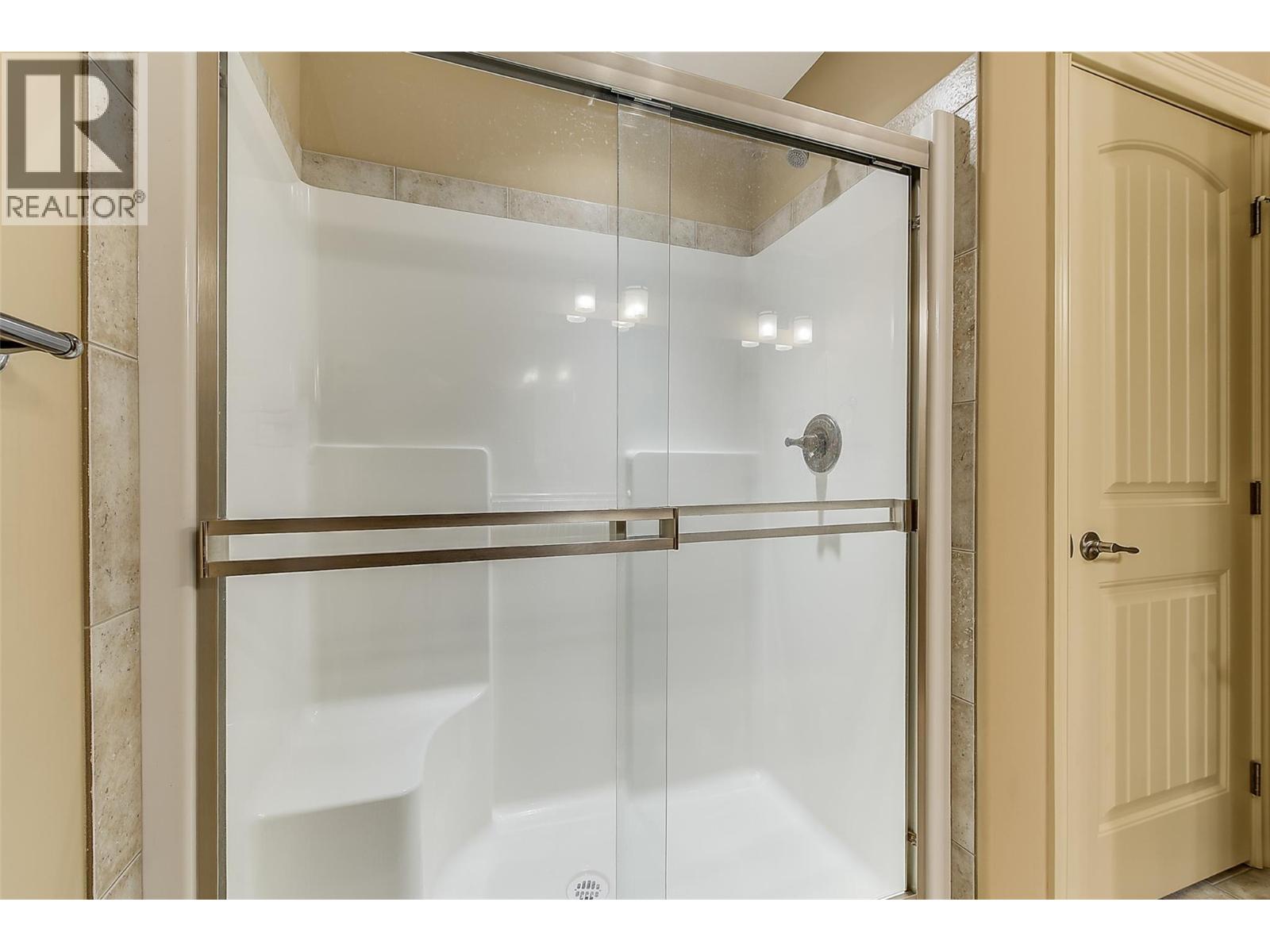 2760 Auburn Road Unit# 101