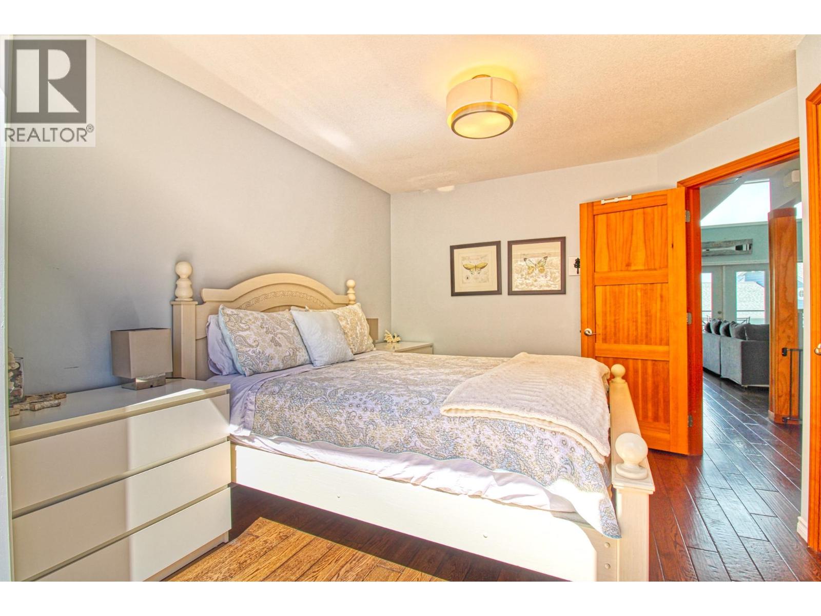 7001 Barcelona Drive Unit# 33