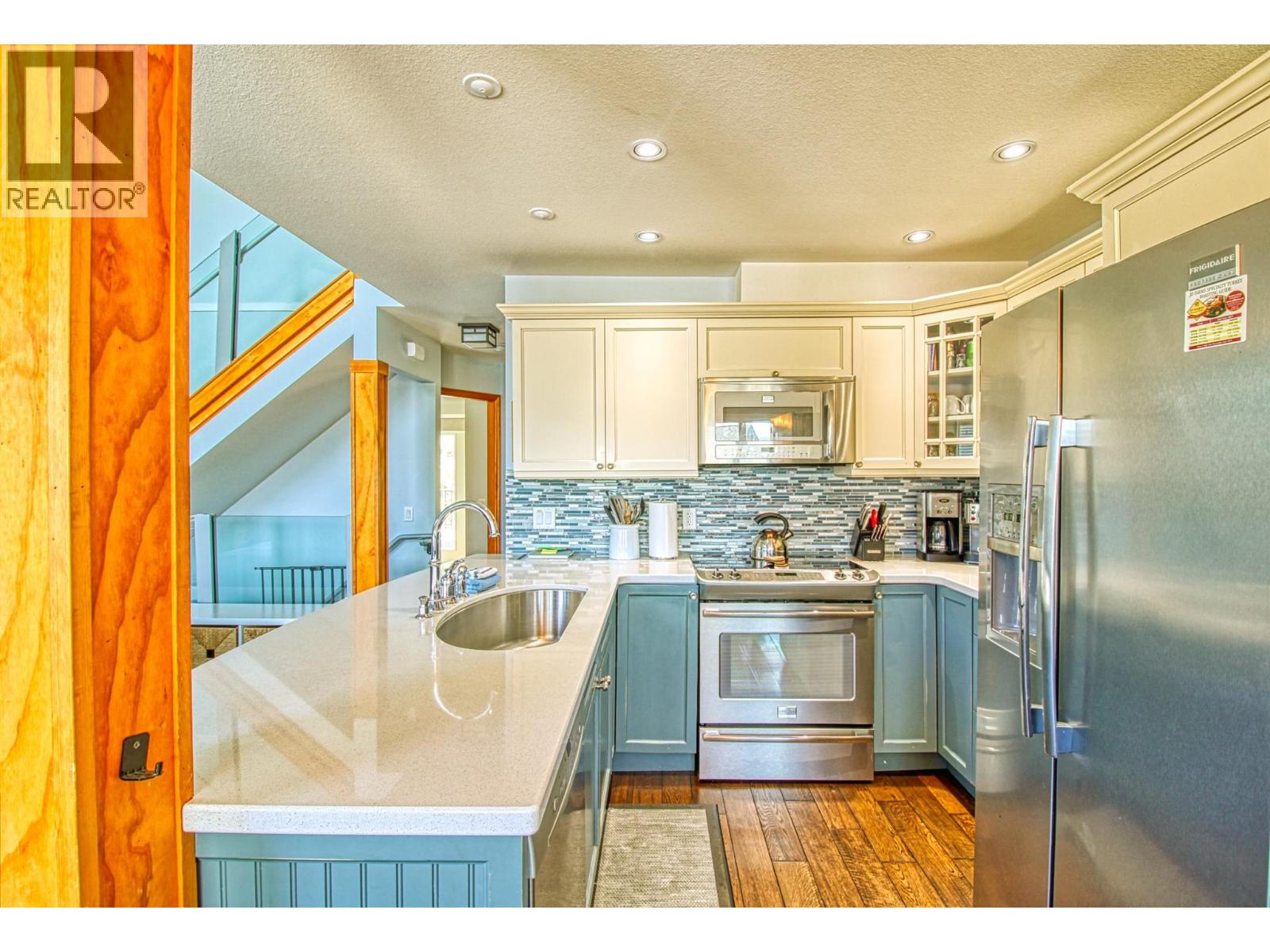7001 Barcelona Drive Unit# 33