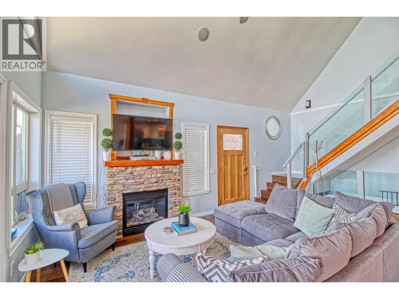 7001 Barcelona Drive Unit# 33