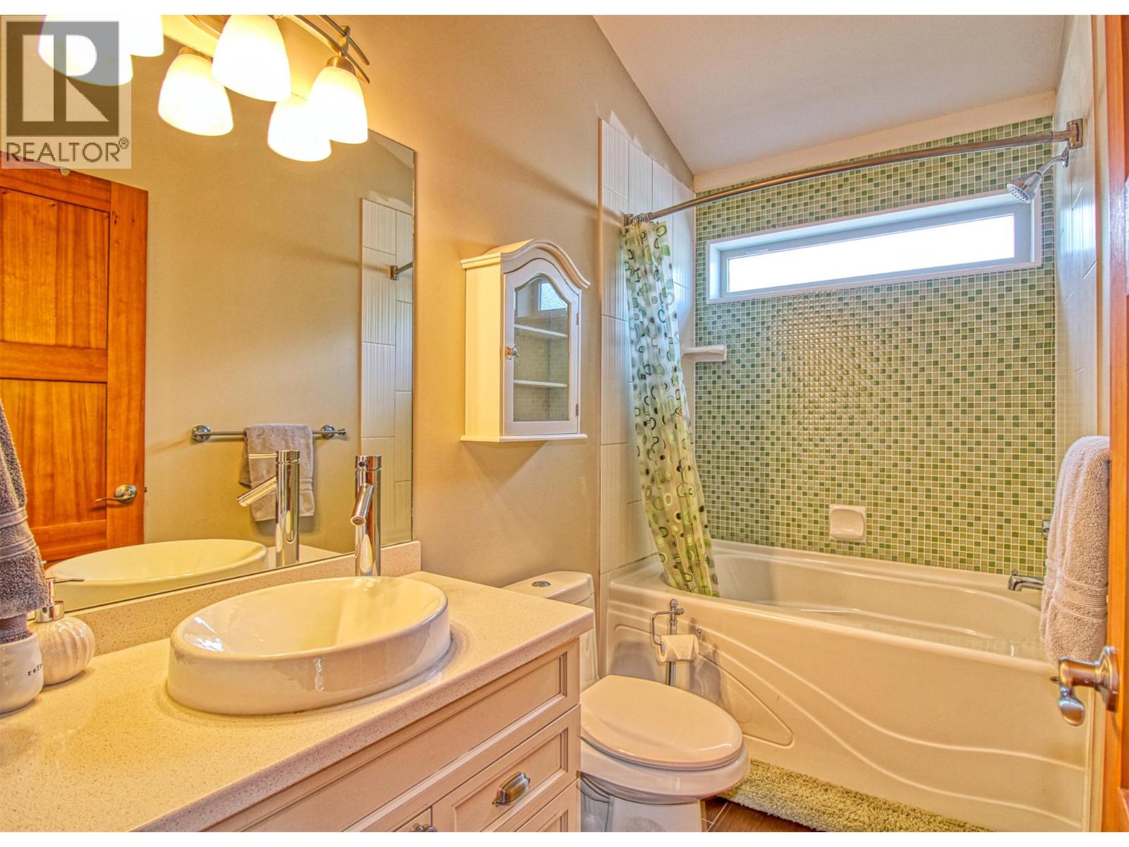 7001 Barcelona Drive Unit# 33