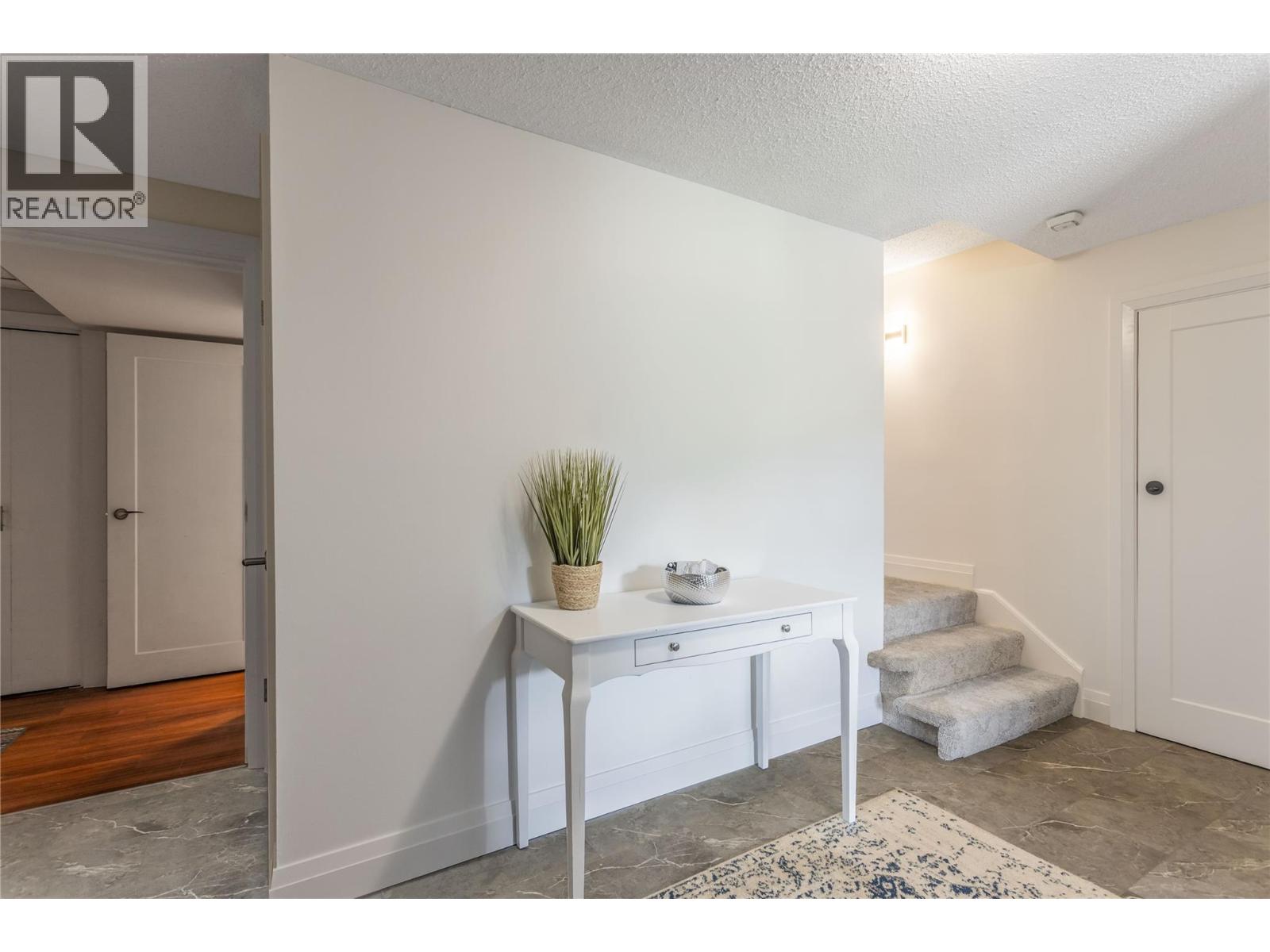 155 Clifton Road N