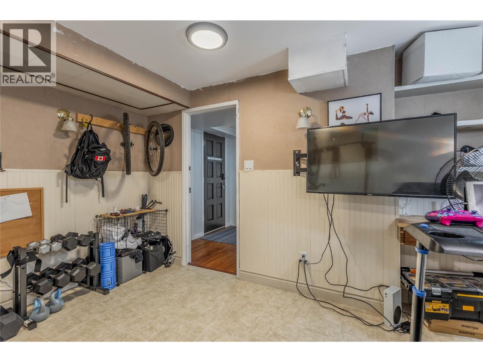 155 Clifton Road N