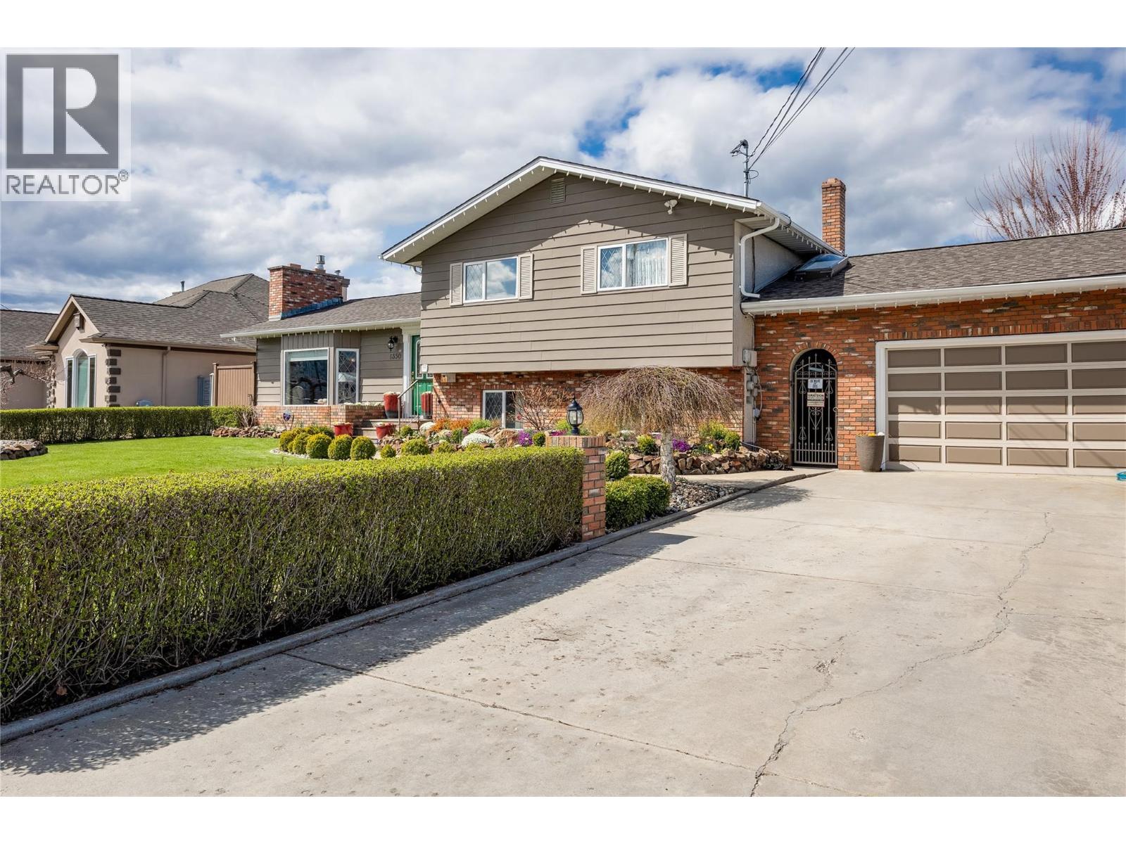 1350 Green Bay Road