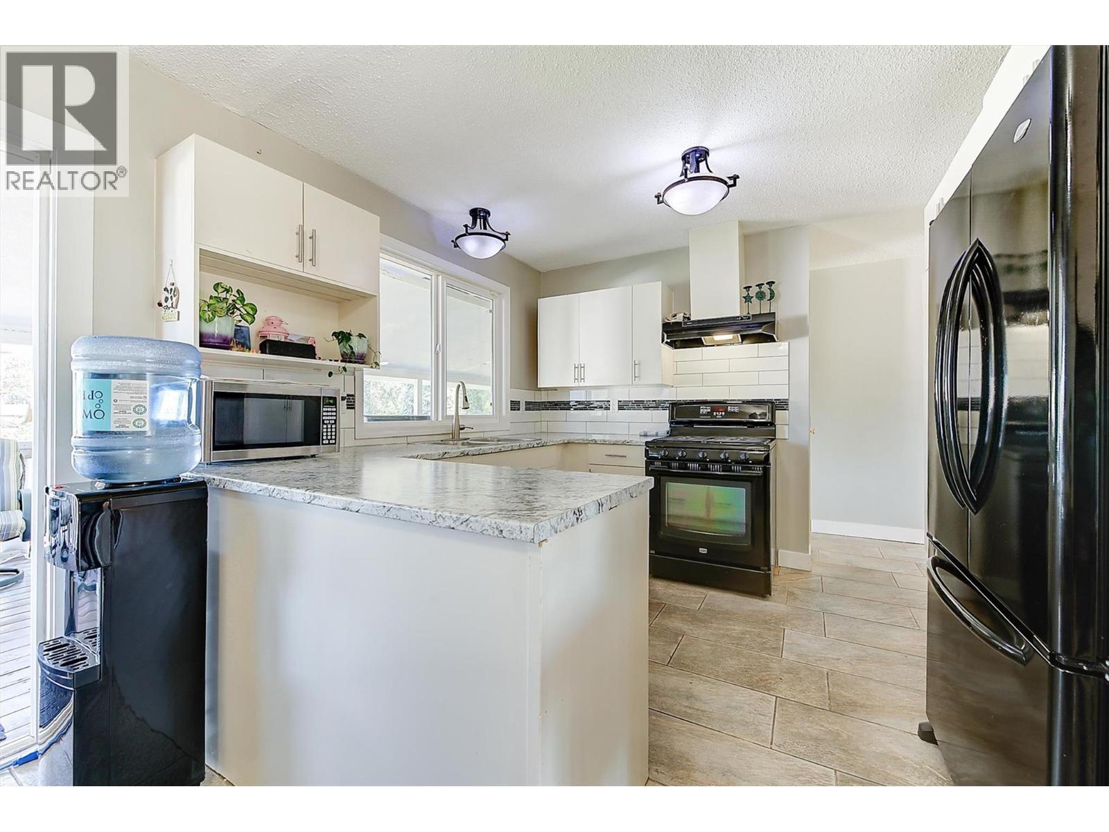 280 HOLBROOK Road W