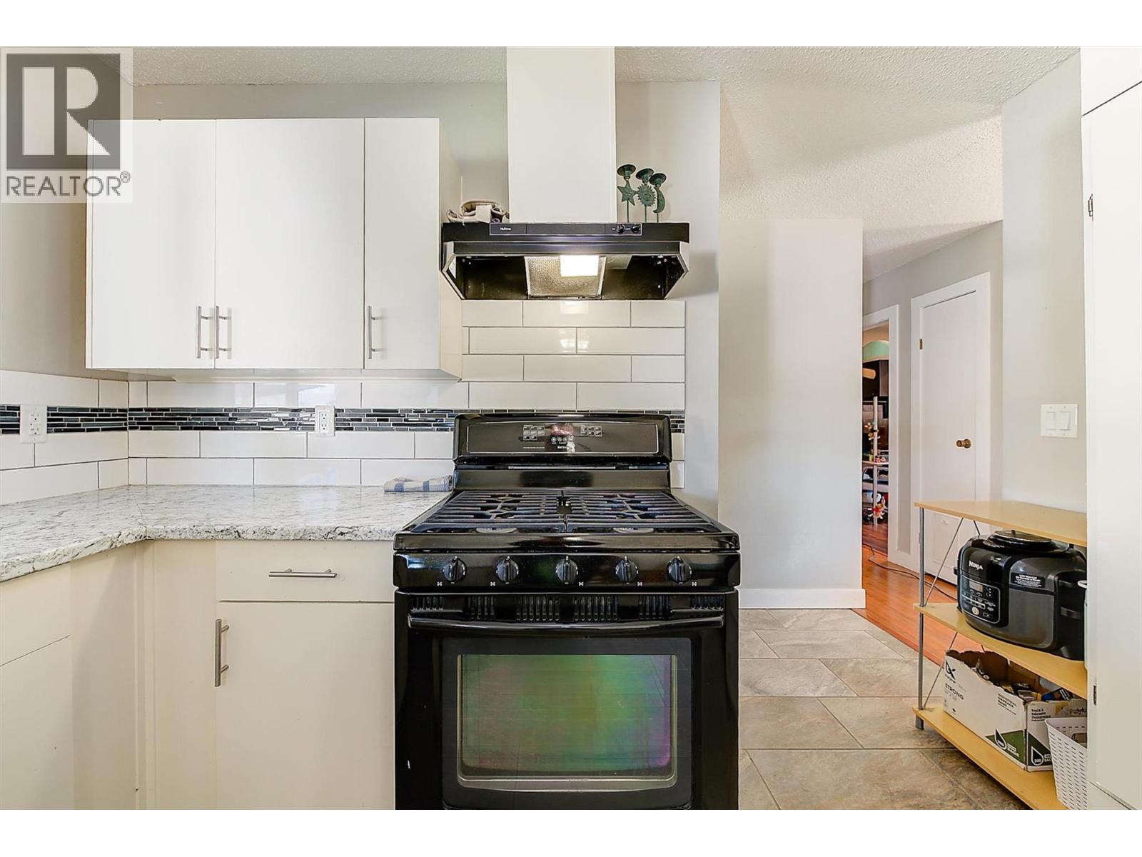 280 HOLBROOK Road W