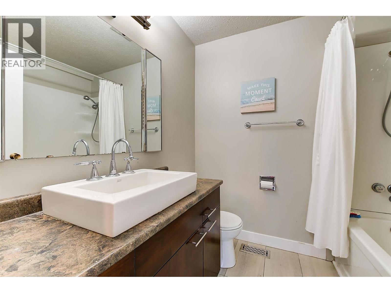 280 HOLBROOK Road W