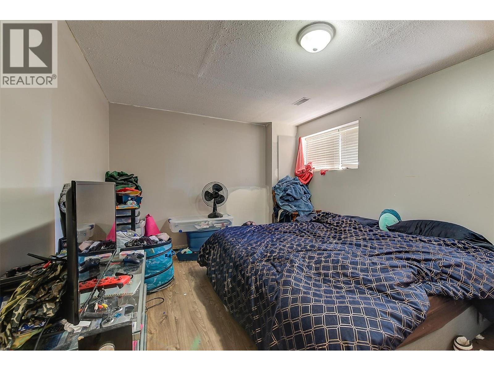 280 HOLBROOK Road W