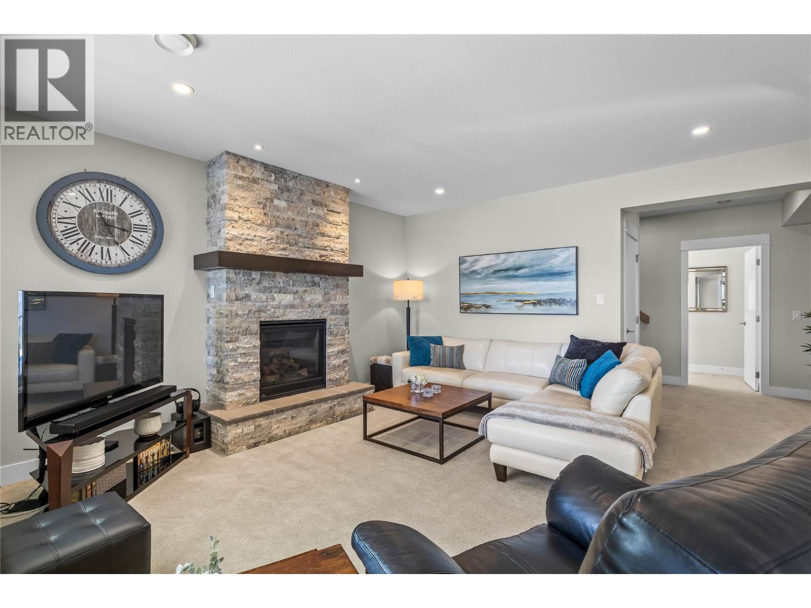 3136 SAGEVIEW Road