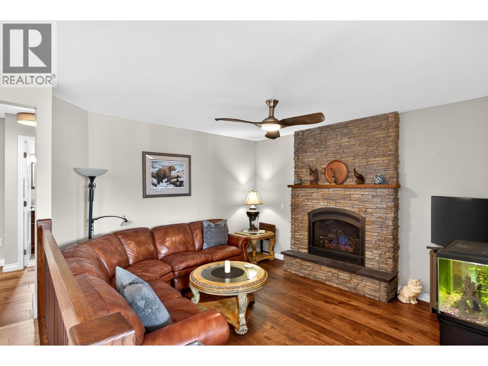 1544 Woodridge Road