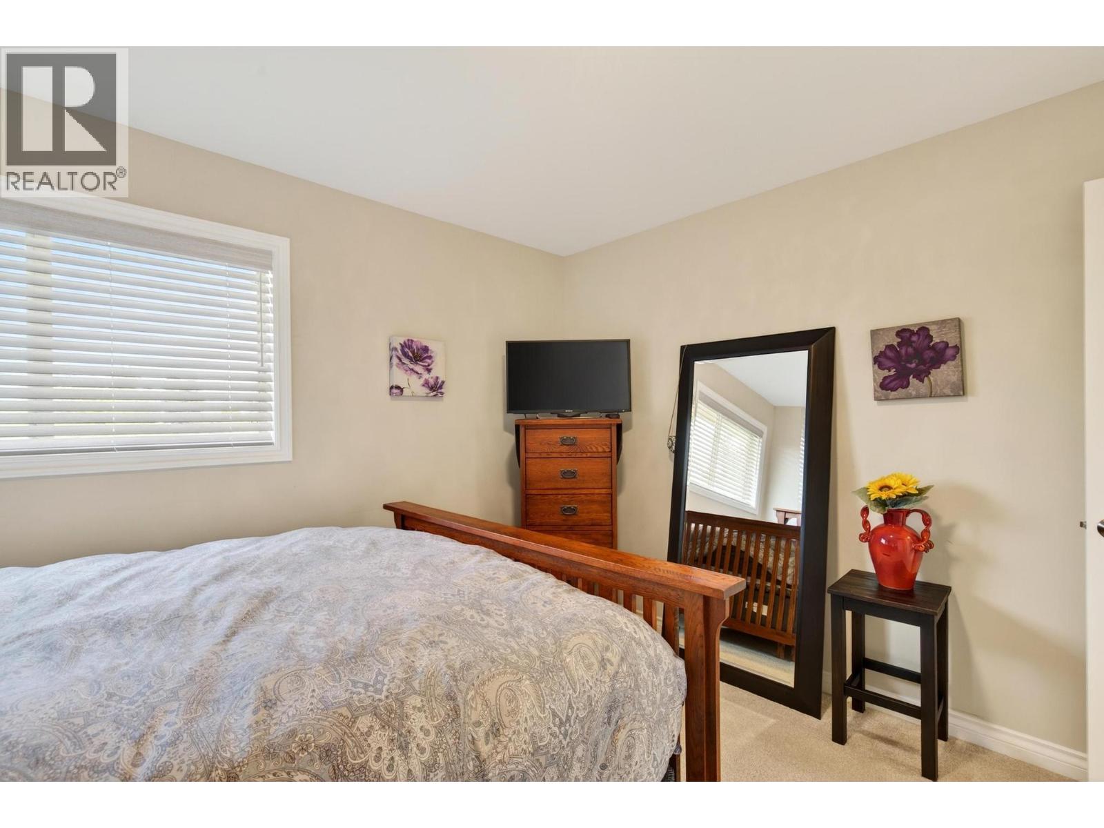1544 Woodridge Road