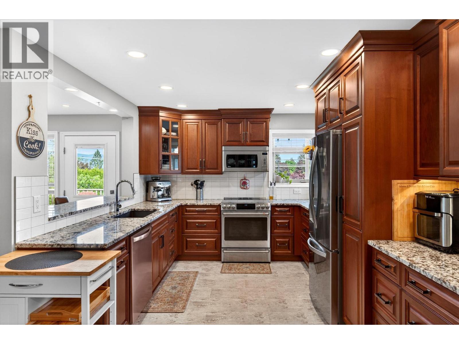 1544 Woodridge Road