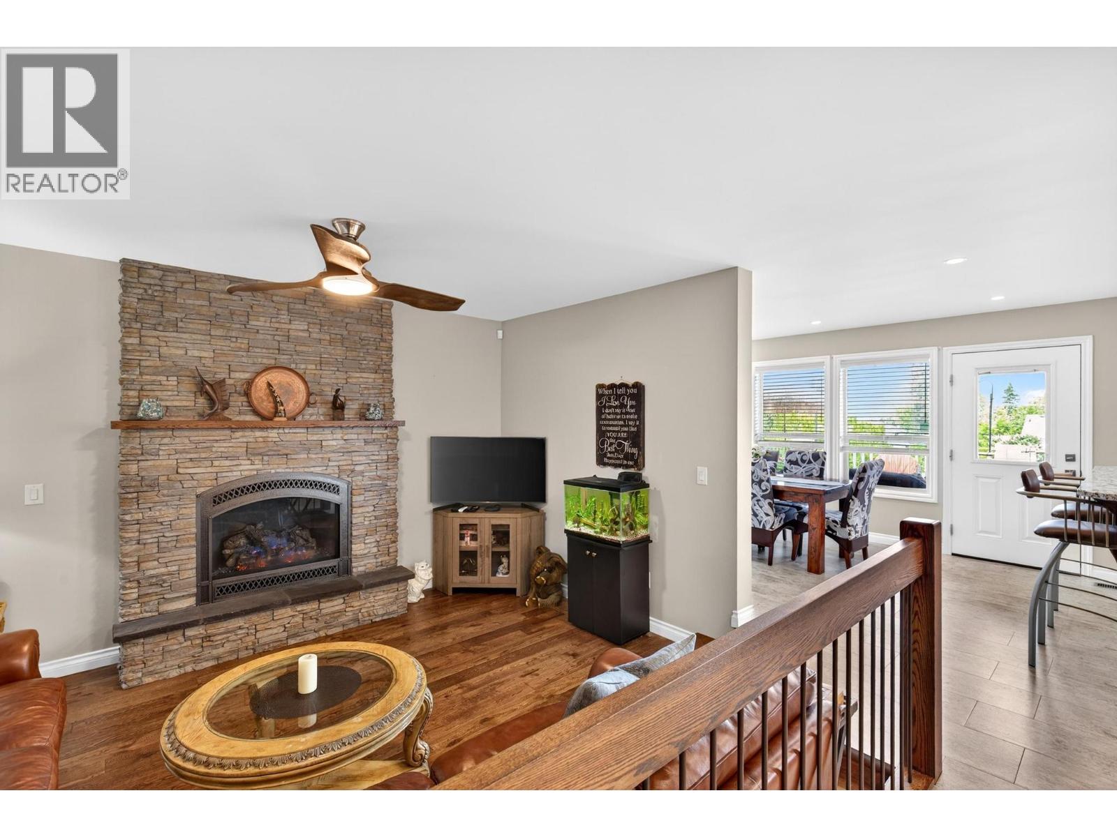 1544 Woodridge Road