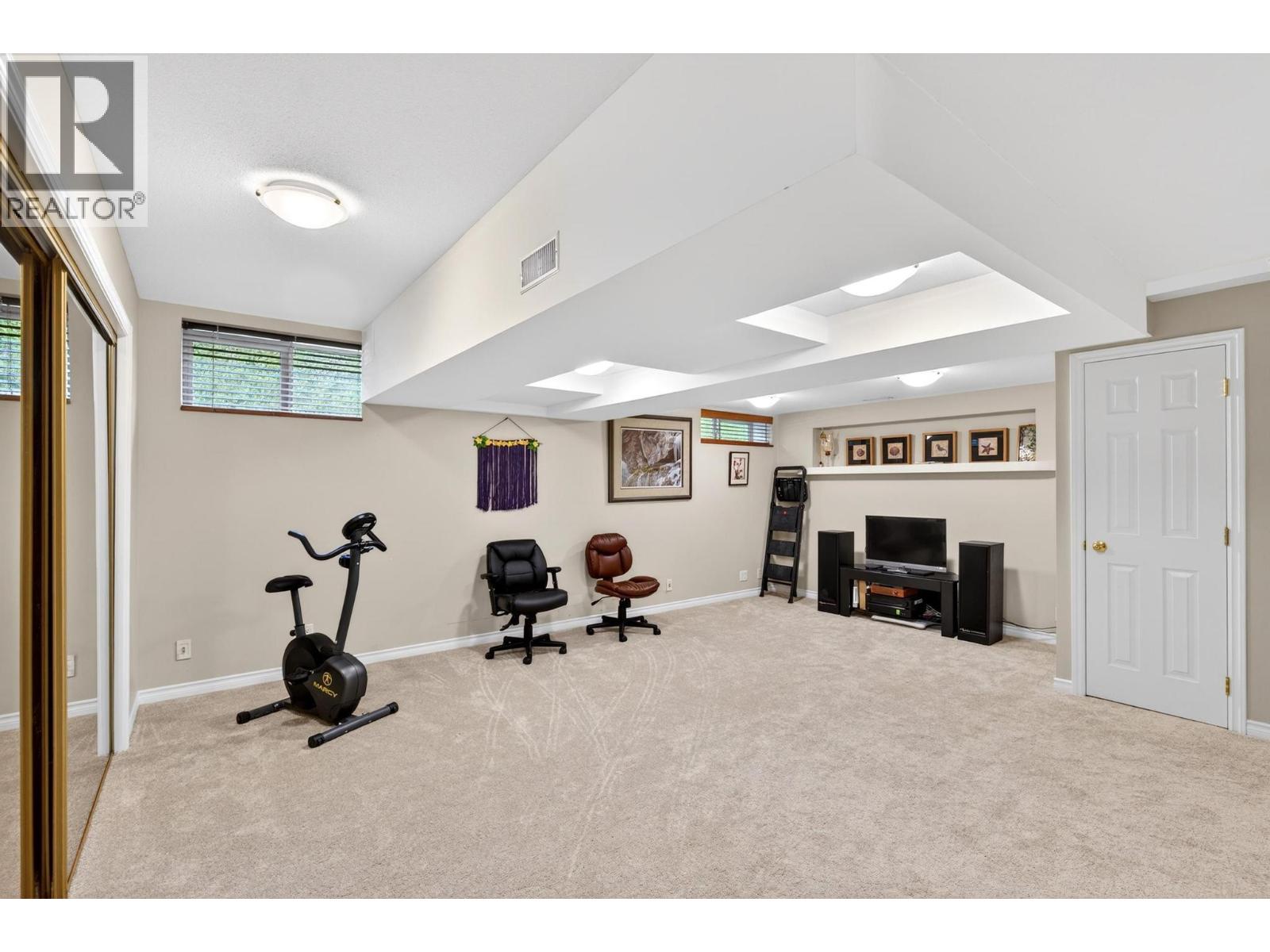 1544 Woodridge Road