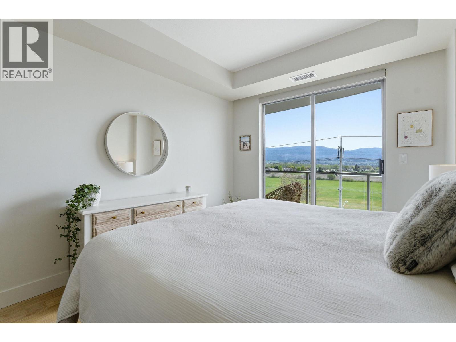 2040 Springfield Road Unit# 402