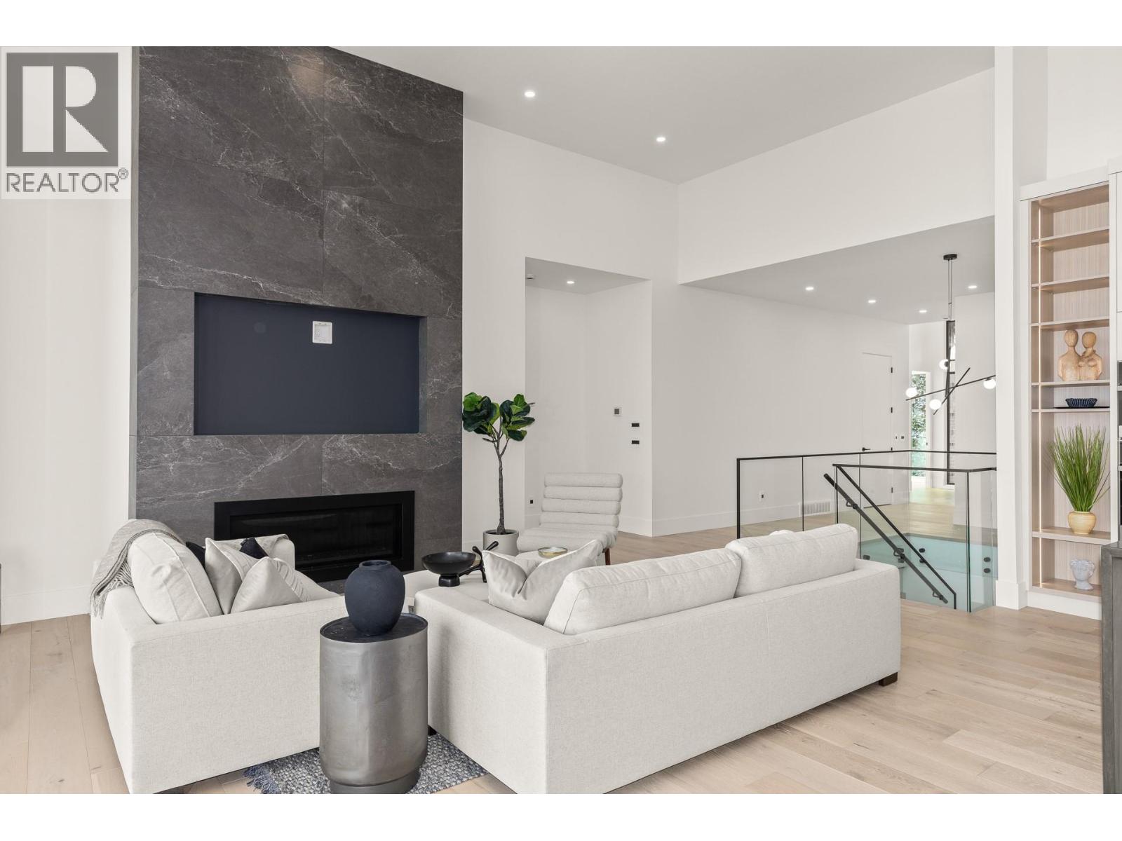5584 Upper Mission Court