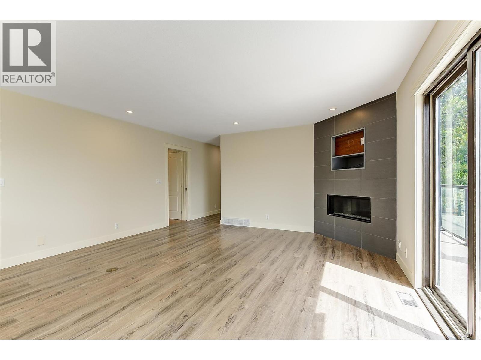 2069 Horizon Drive