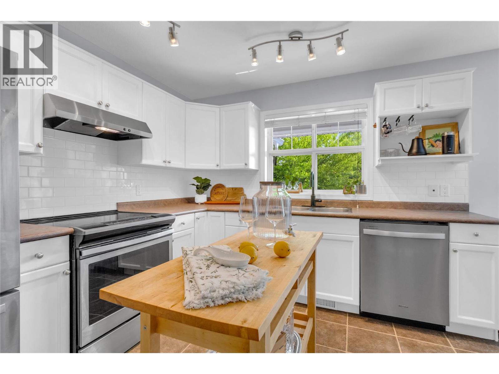 3825 Glen Canyon Drive Unit# 104