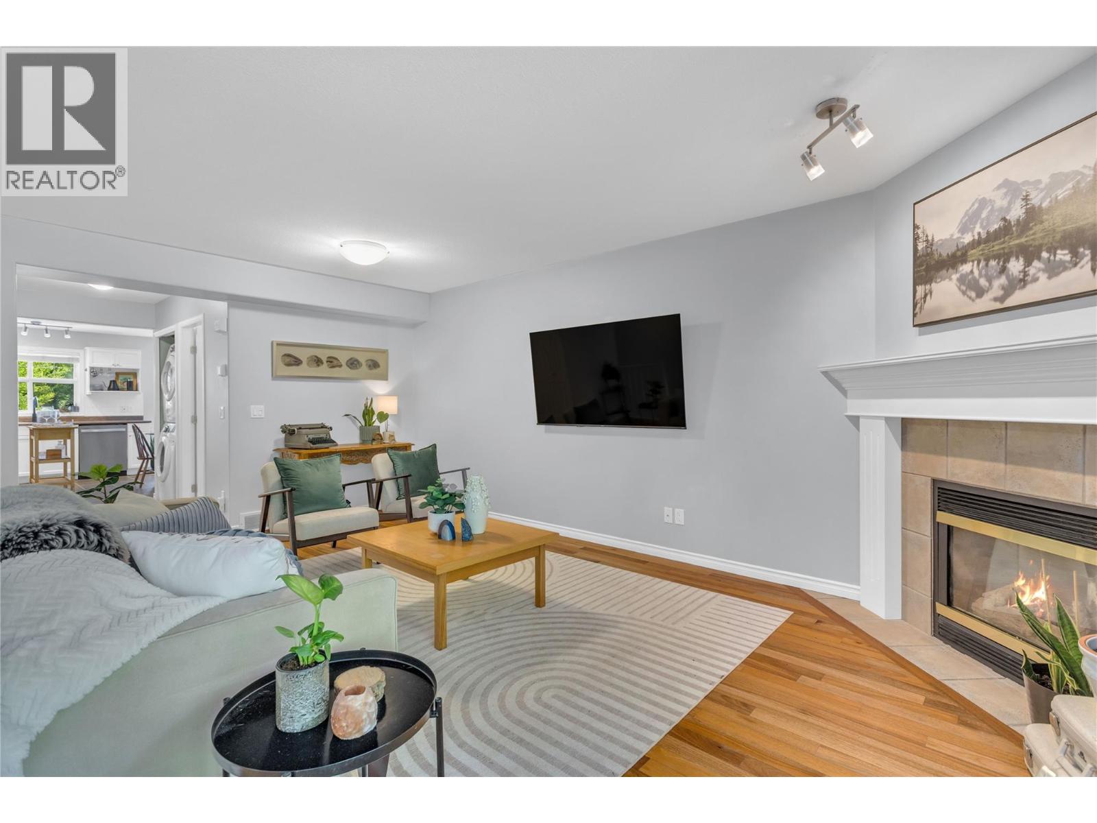 3825 Glen Canyon Drive Unit# 104