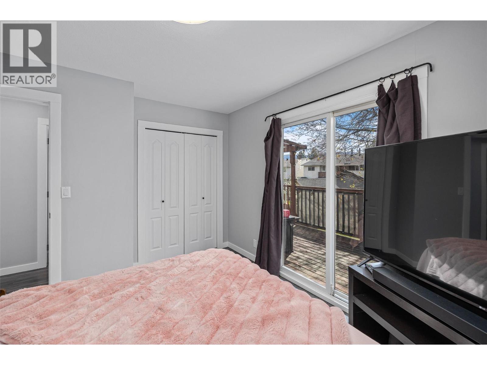 949 Grenfell Court