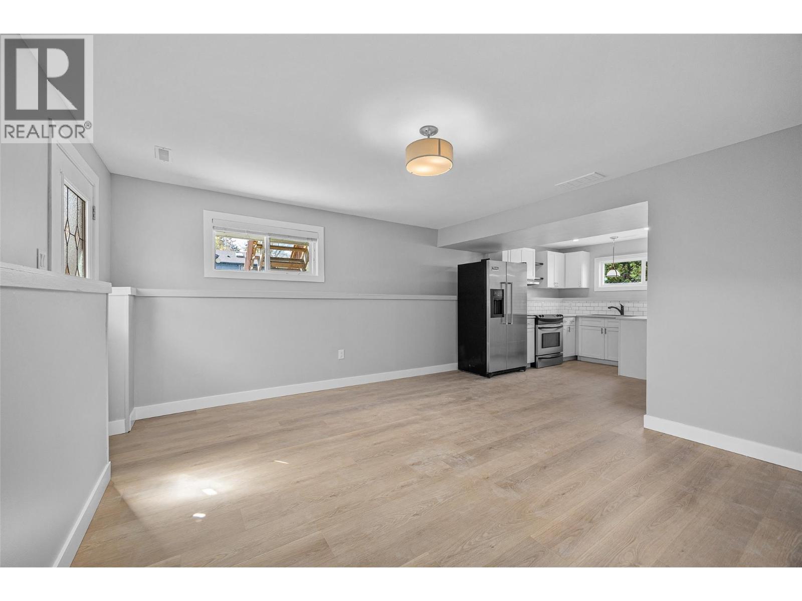 949 Grenfell Court