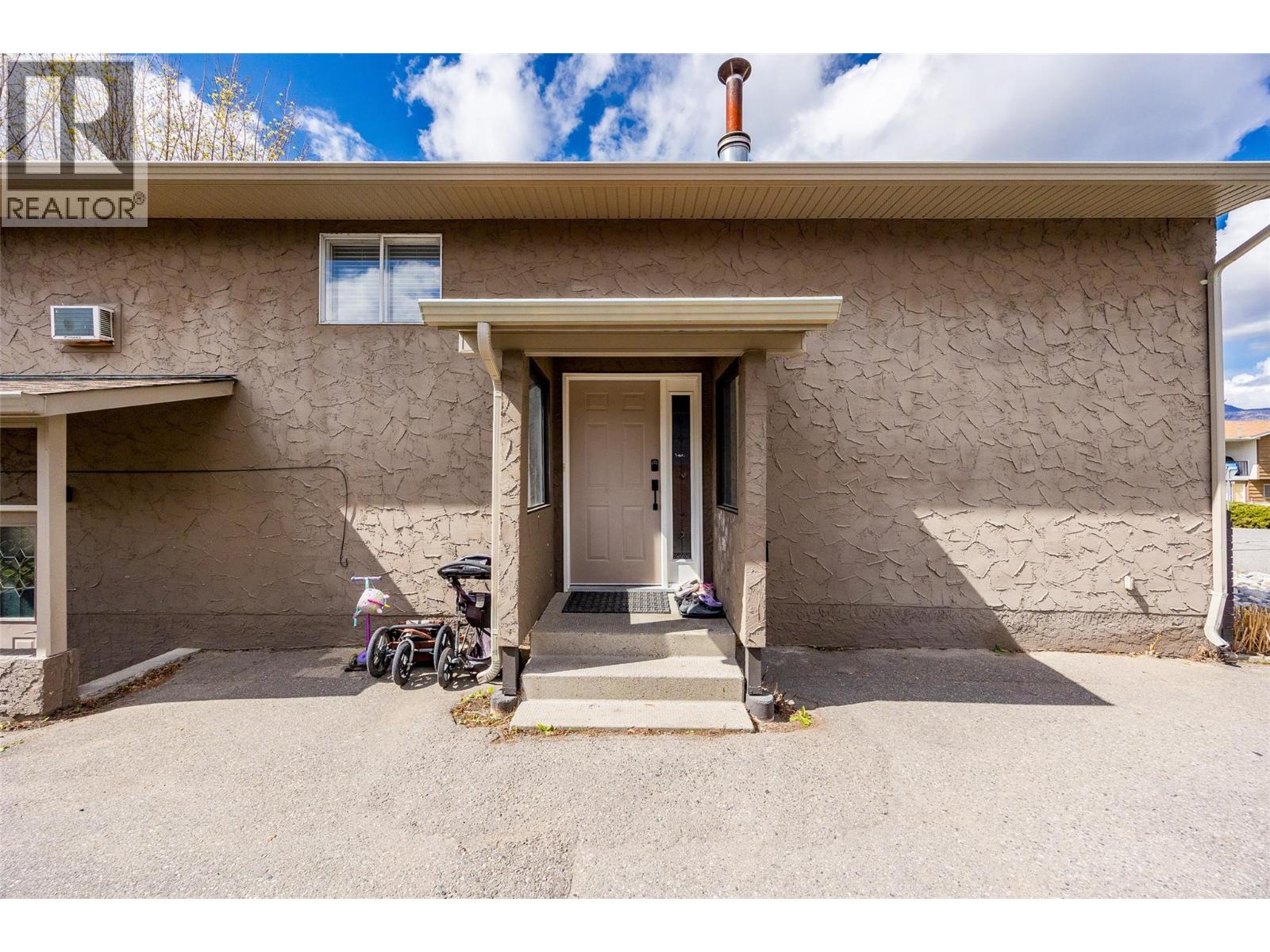 949 Grenfell Court