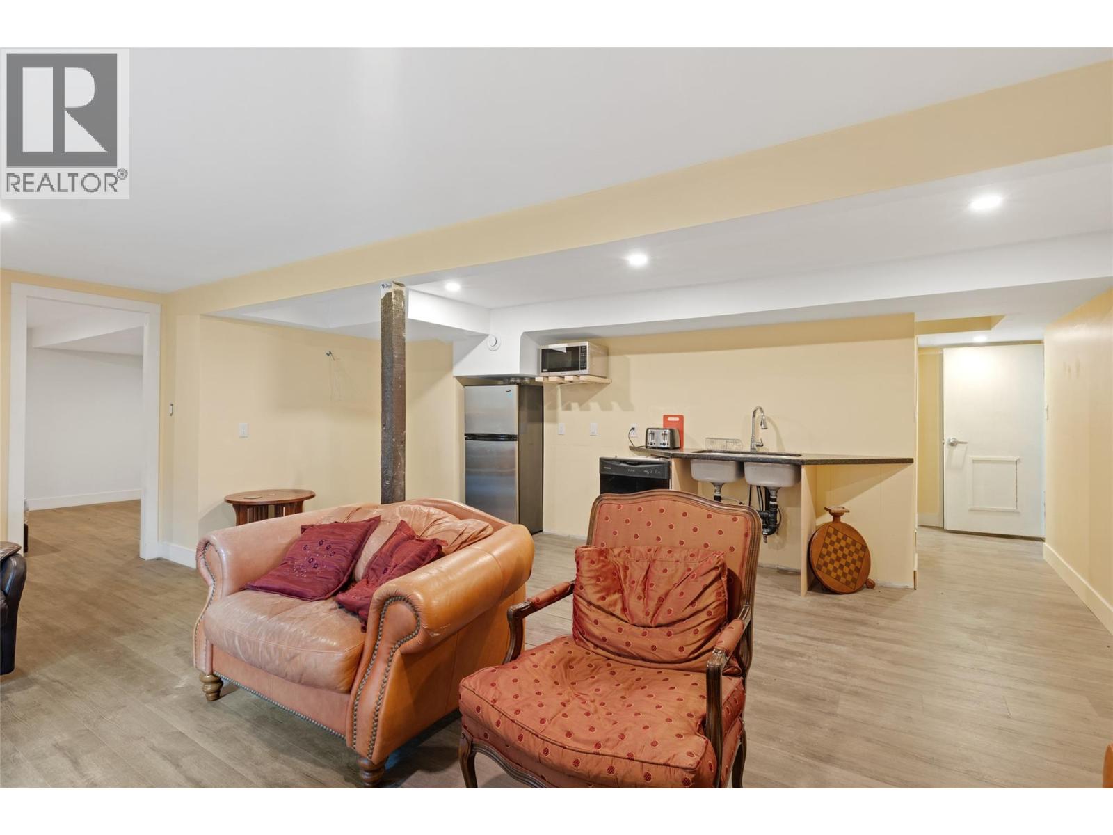 3299 McCulloch Road