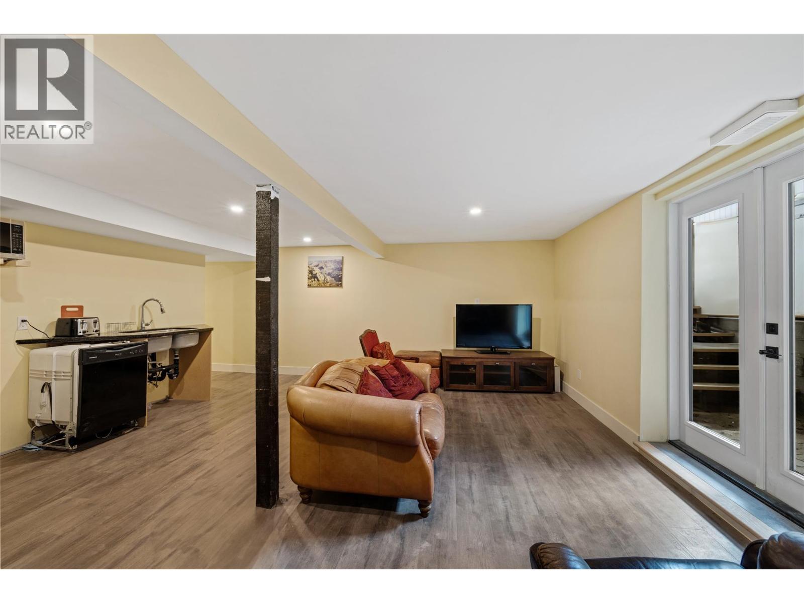 3299 McCulloch Road