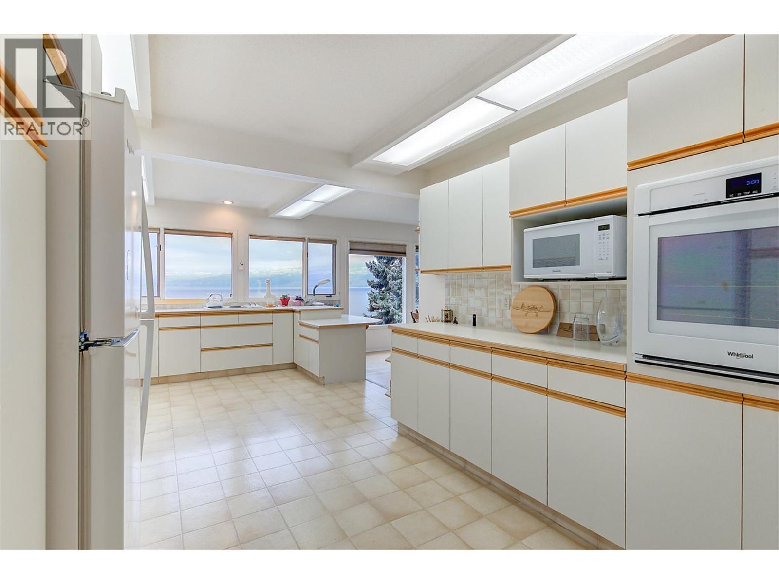 3963 Angus Drive
