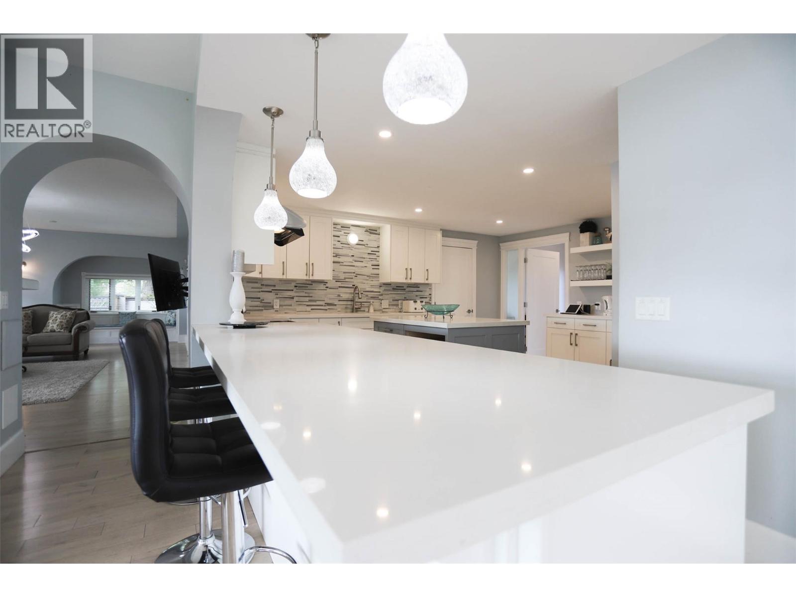 124 McTavish Avenue