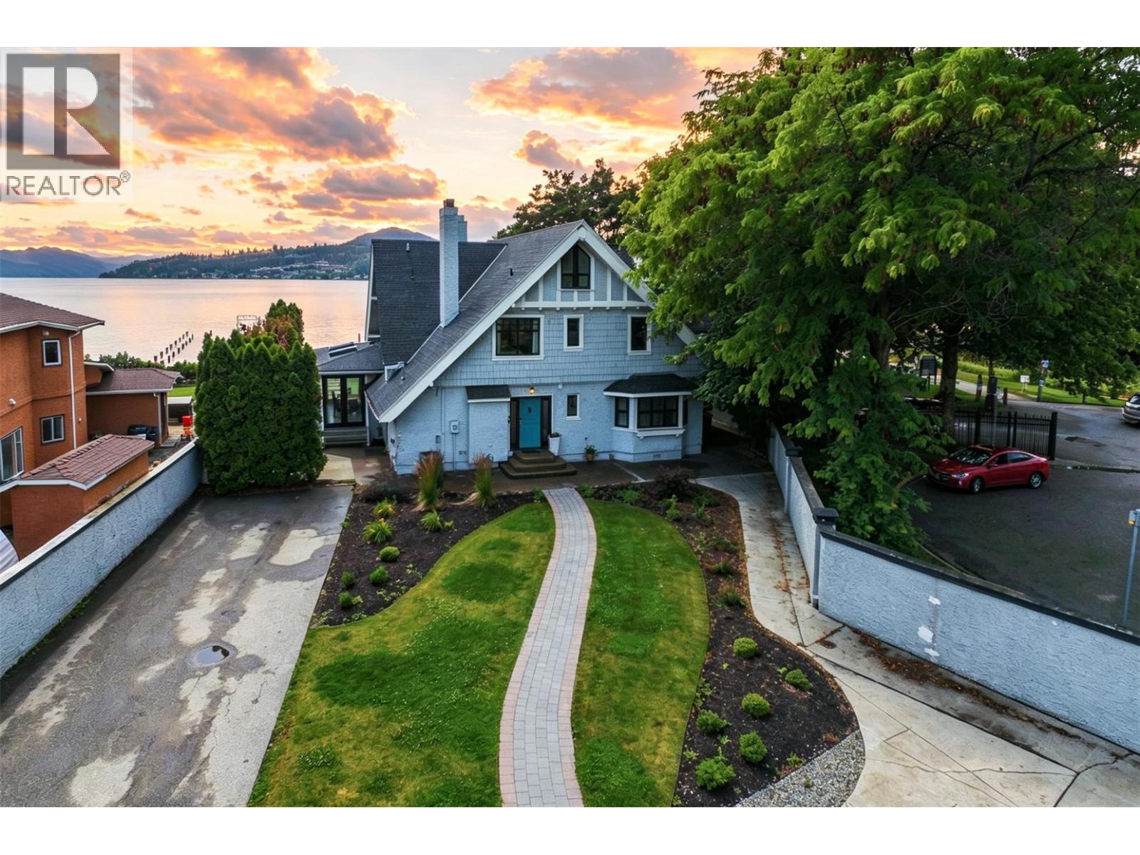 124 McTavish Avenue