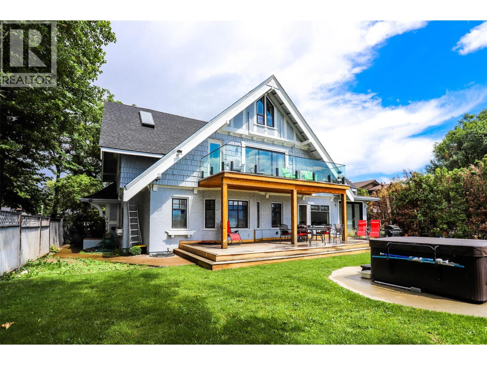124 McTavish Avenue